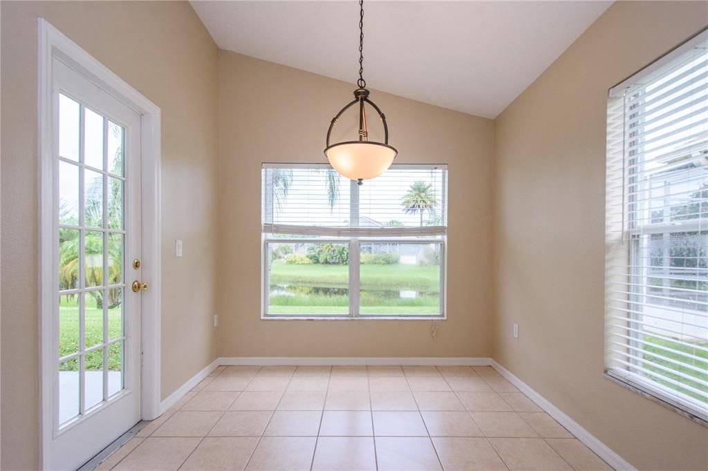 Empty room, Interior, Pendant Lights