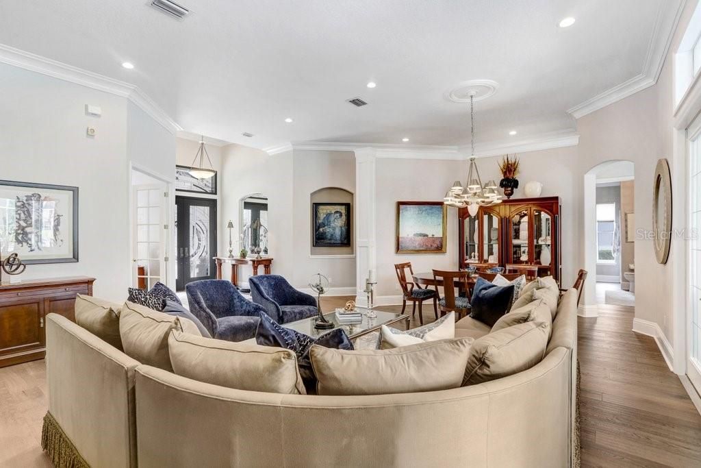 Chandelier, Dining room, Interior, Living room, Pendant Lights, Recessed Lighting, Wood Texture Flooring