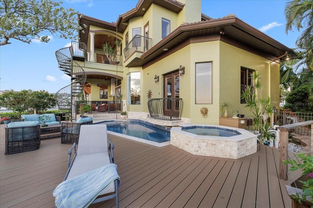 Exterior, Pool