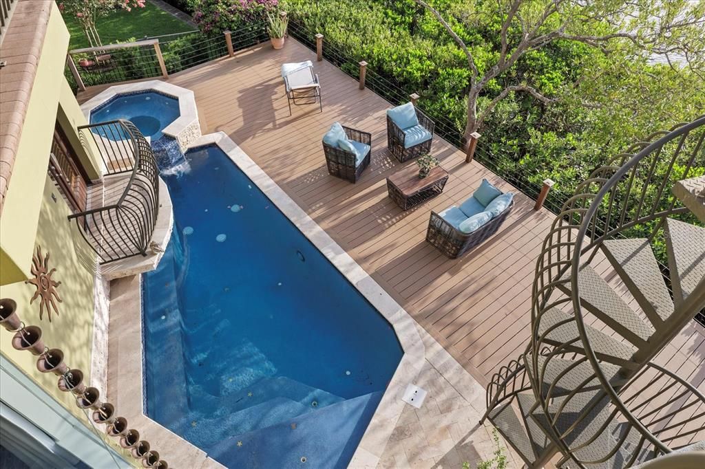 Exterior, Pool