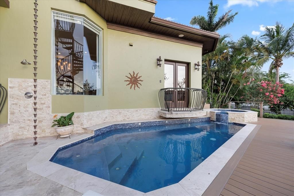 Exterior, Pool