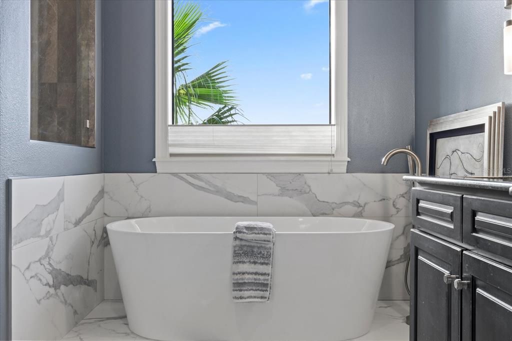 Bathroom, Free Standing Baths, Interior, Marble, Marble Walls