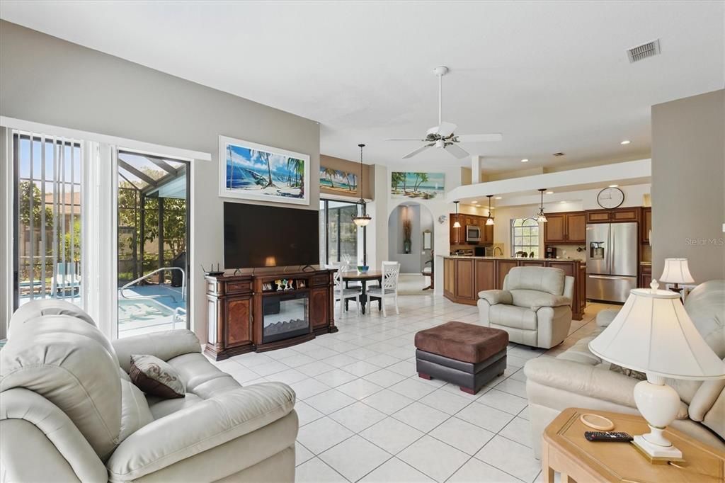 Dining room, Interior, Kitchen, Living room, Pendant Lights, Recessed Lighting, Stainless Steel Appliances