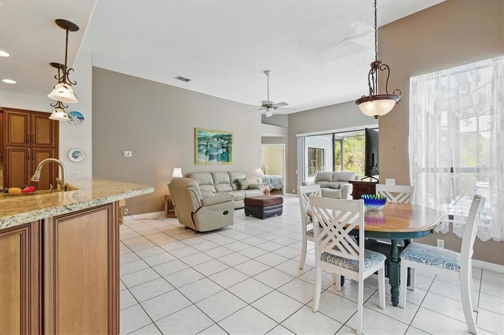 Dining room, Interior, Living room, Pendant Lights, Recessed Lighting