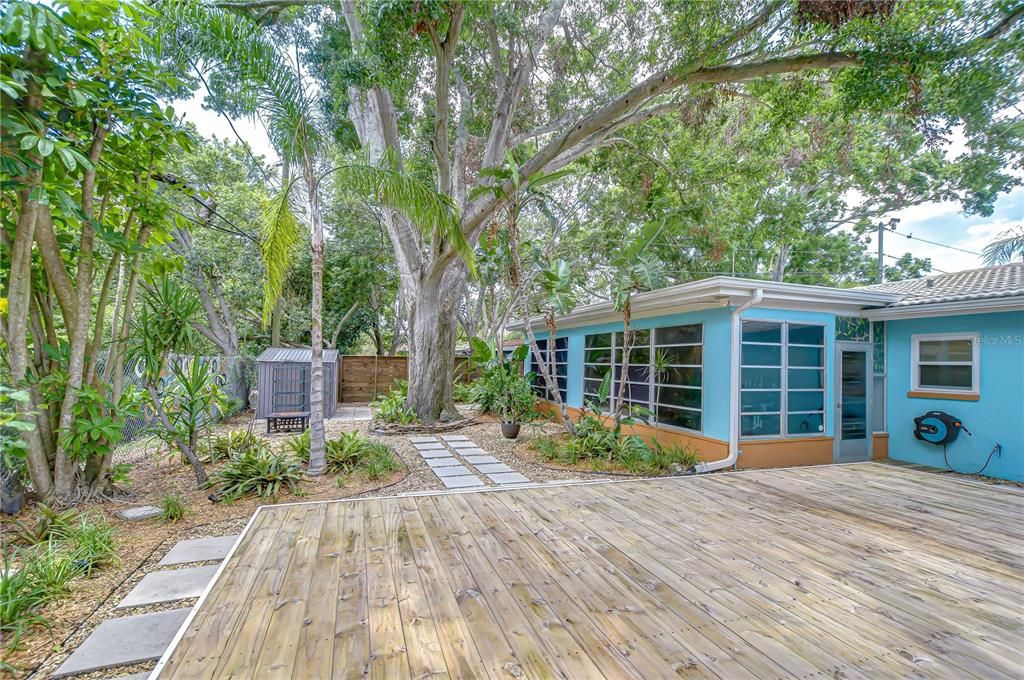 Backyard, Exterior