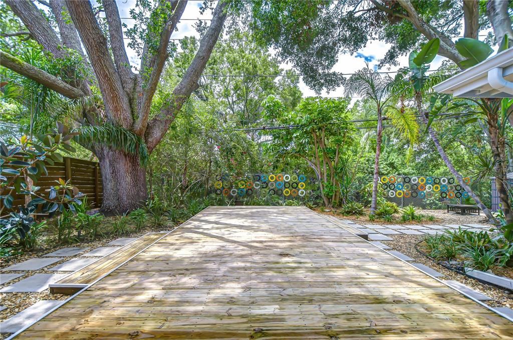 Backyard, Exterior