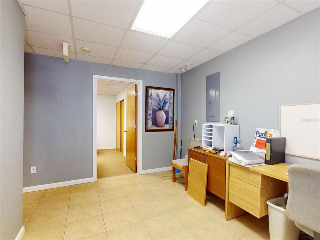 Home Office, Interior