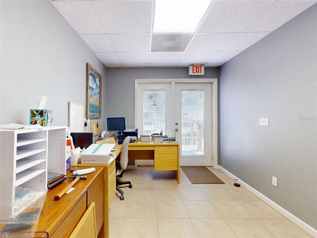 Home Office, Interior