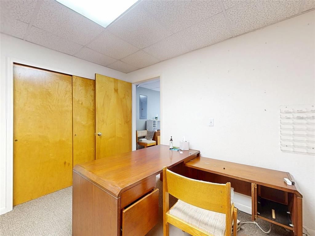 Home Office, Interior