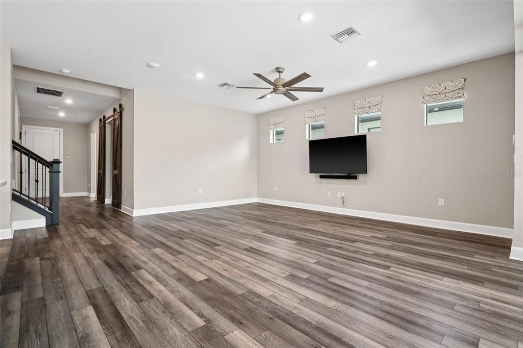 Empty room, Interior, Recessed Lighting, Wood Texture Flooring