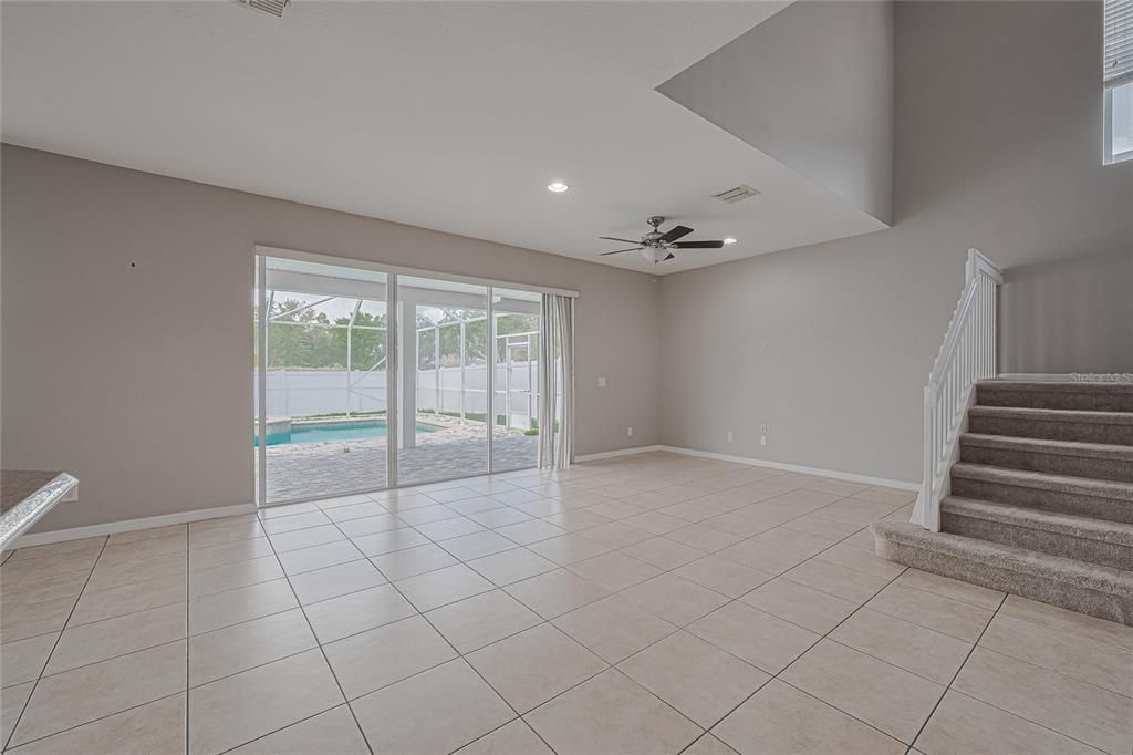 Empty room, Interior, Recessed Lighting
