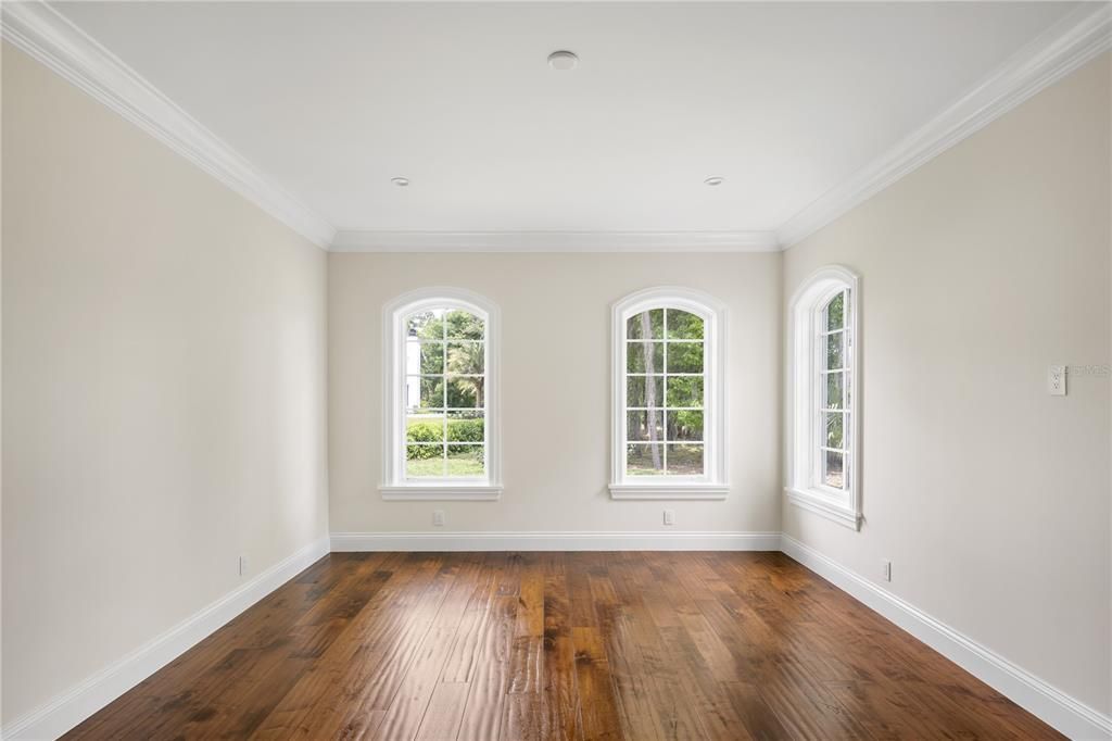 Empty room, Interior, Recessed Lighting, Wood Texture Flooring
