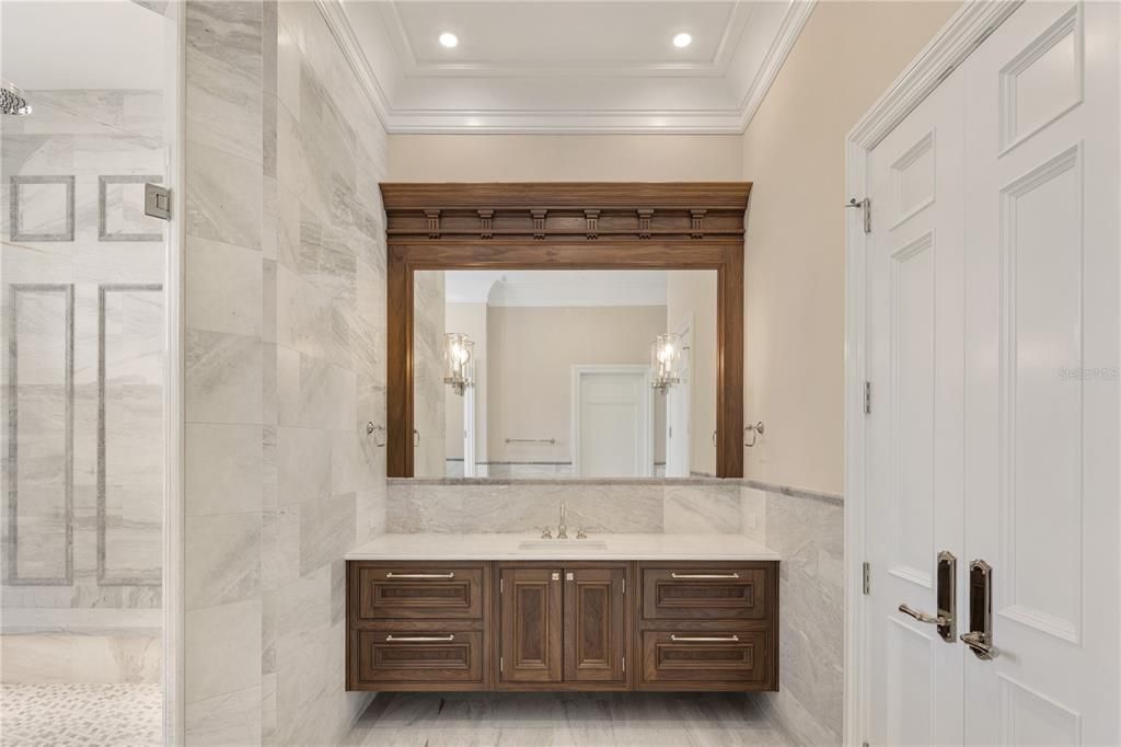 Bathroom, Interior, Recessed Lighting