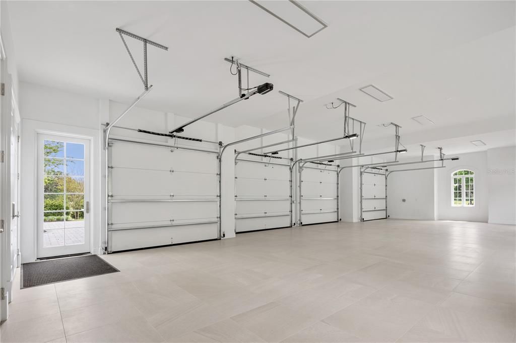 Garage, Interior