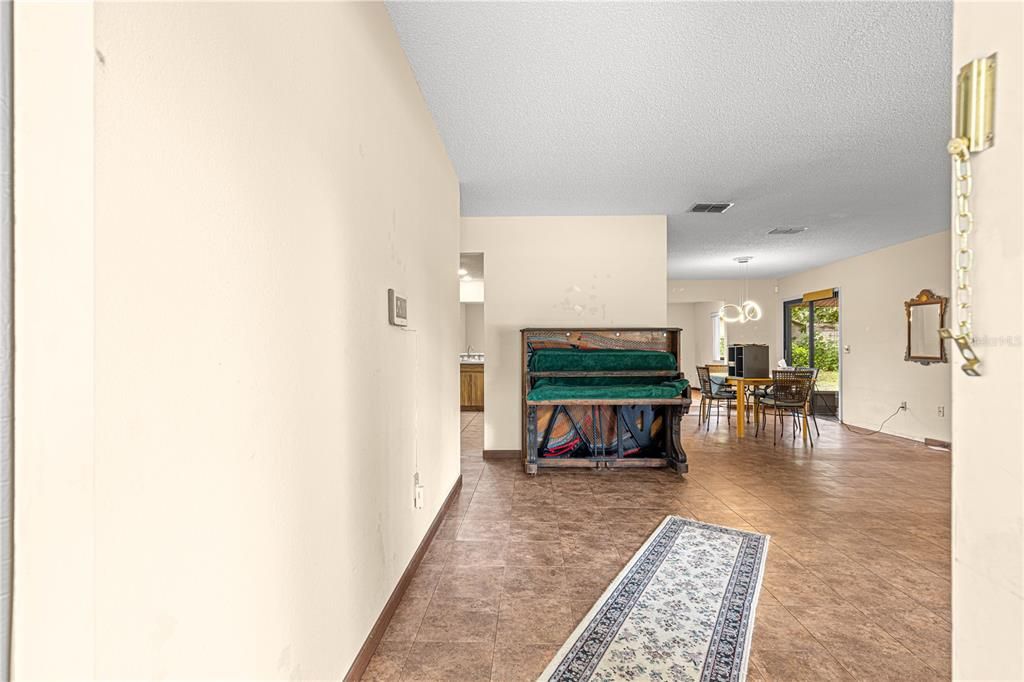 Dining room, Interior