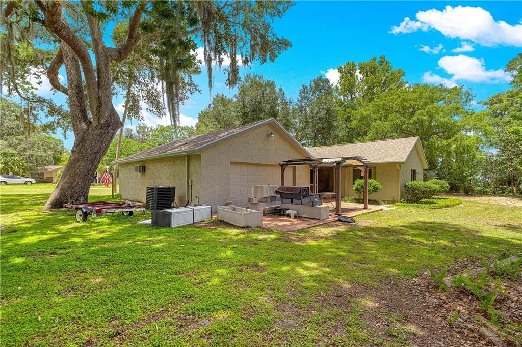 Backyard, Exterior