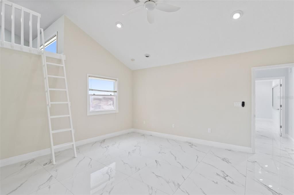 Empty room, Interior, Marble, Recessed Lighting