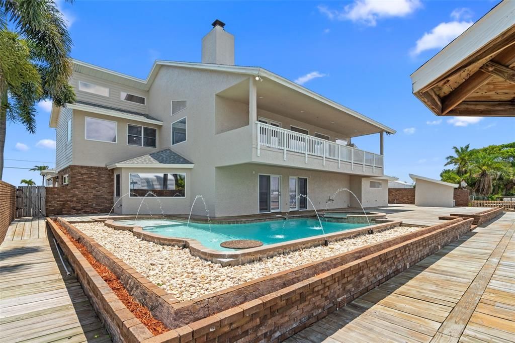 Exterior, Pool