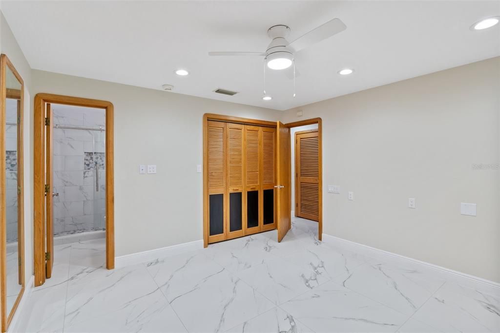 Bathroom, Empty room, Interior, Marble, Recessed Lighting