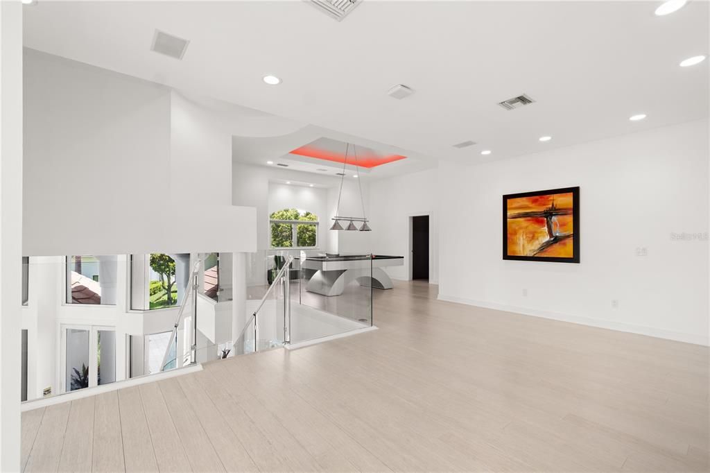 Interior, Recessed Lighting, Wood Texture Flooring