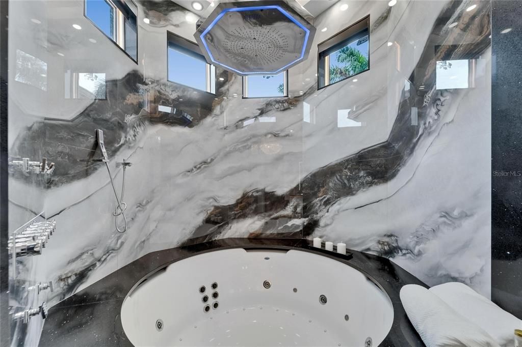 Bathroom, Hot Tub, Interior, Recessed Lighting