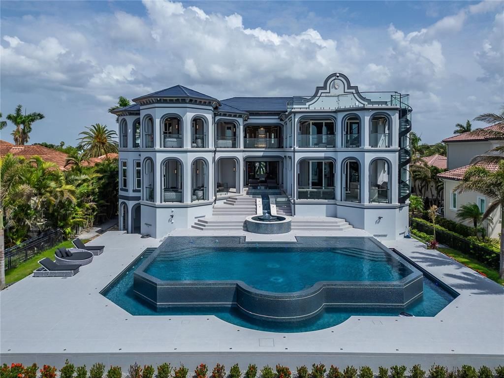Exterior, Pool