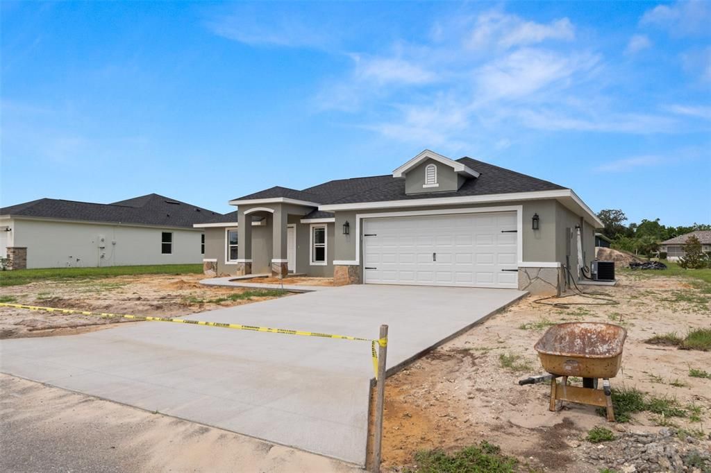 Attached, Exterior, Facade, Ranch