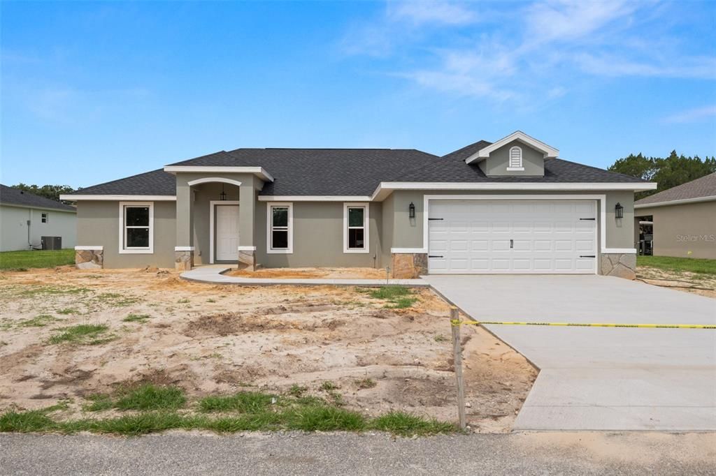 Attached, Exterior, Facade, Ranch