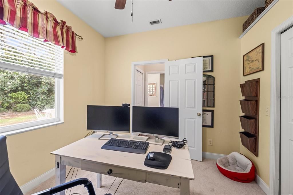 Home Office, Interior