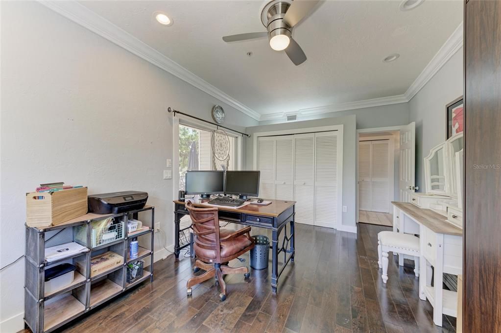 Home Office, Interior, Recessed Lighting, Wood Texture Flooring