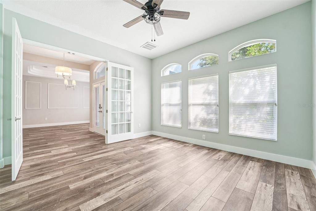 Empty room, Interior, Pendant Lights, Wood Texture Flooring