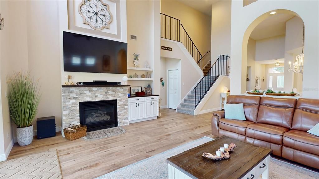 Fireplace, Interior, Living room, Pendant Lights, Recessed Lighting, Wood Texture Flooring