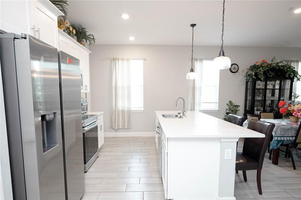 Dining room, Interior, Kitchen, Pendant Lights, Recessed Lighting, Stainless Steel Appliances