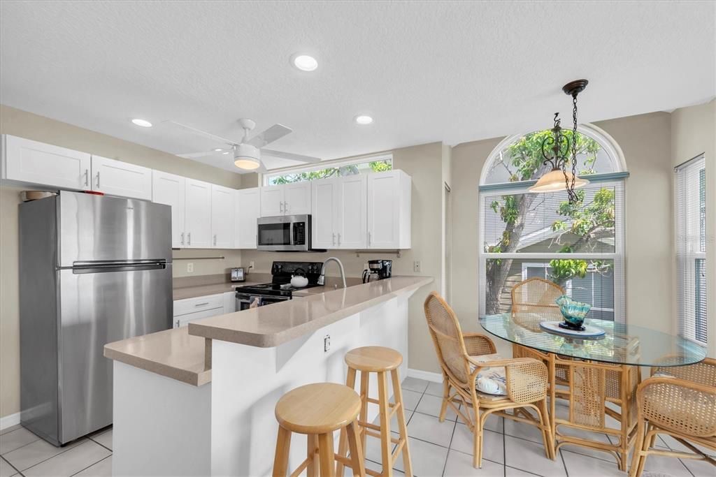 Dining room, Interior, Kitchen, Recessed Lighting, Stainless Steel Appliances