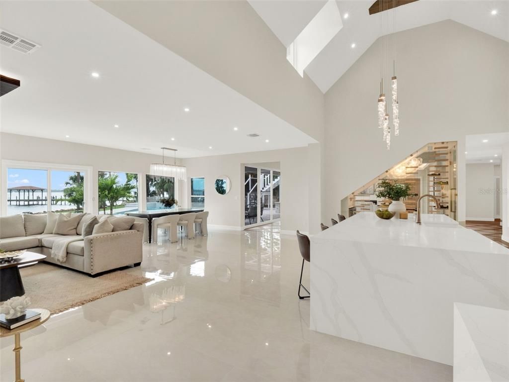 Chandelier, Dining room, Interior, Living room, Pendant Lights, Recessed Lighting, Water