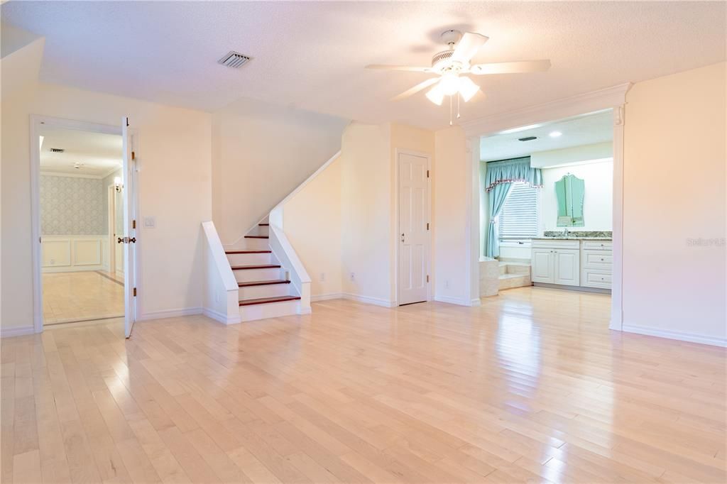 Empty room, Interior, Recessed Lighting, Wood Texture Flooring