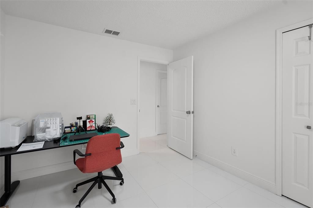 Home Office, Interior