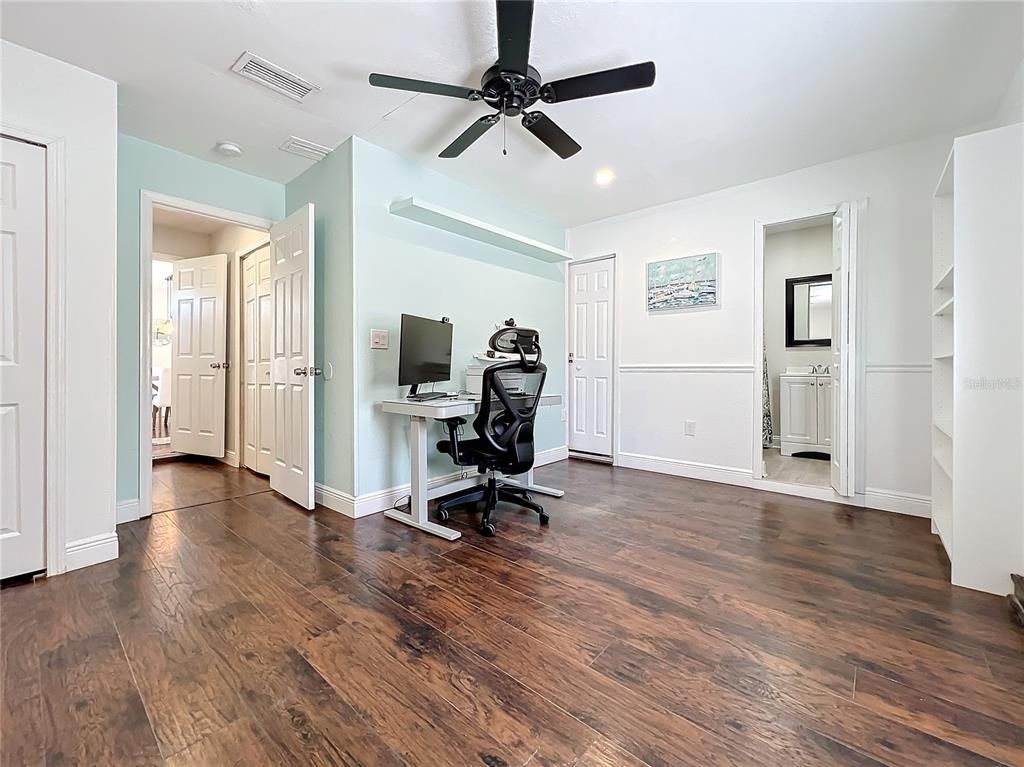 Home Office, Interior, Recessed Lighting, Wood Texture Flooring