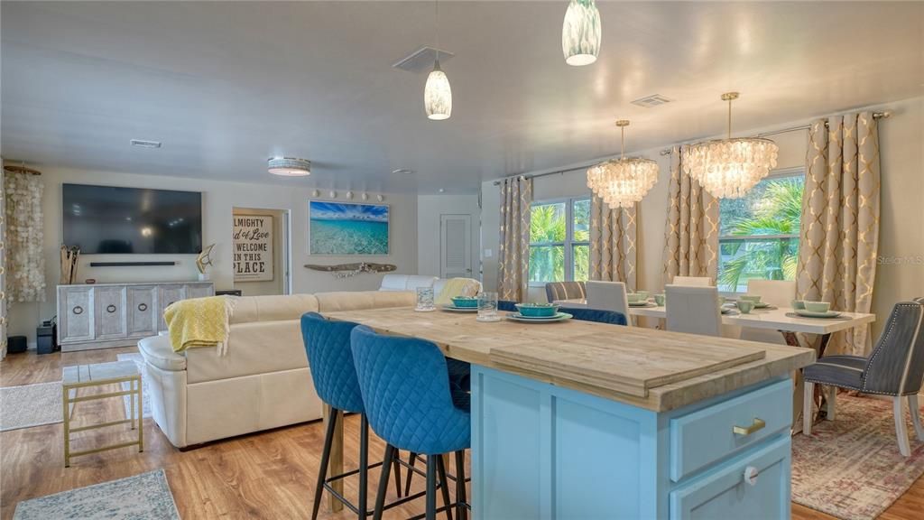 Chandelier, Dining room, Interior, Living room, Wood Texture Flooring