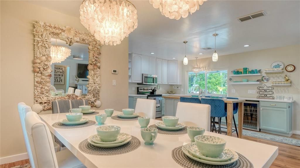 Chandelier, Dining room, Interior, Kitchen, Pendant Lights, Recessed Lighting, Wood Texture Flooring