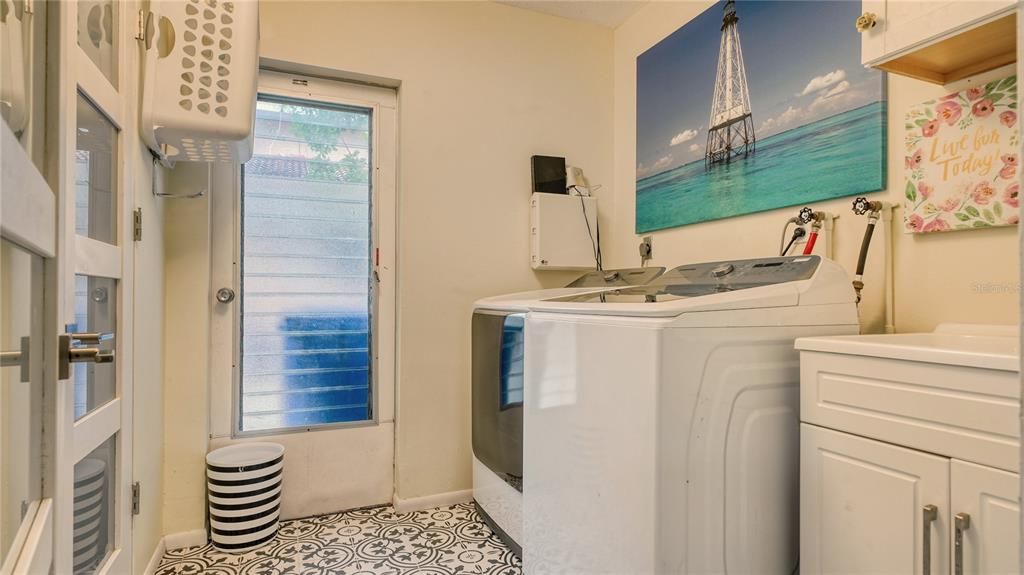 Interior, Washer