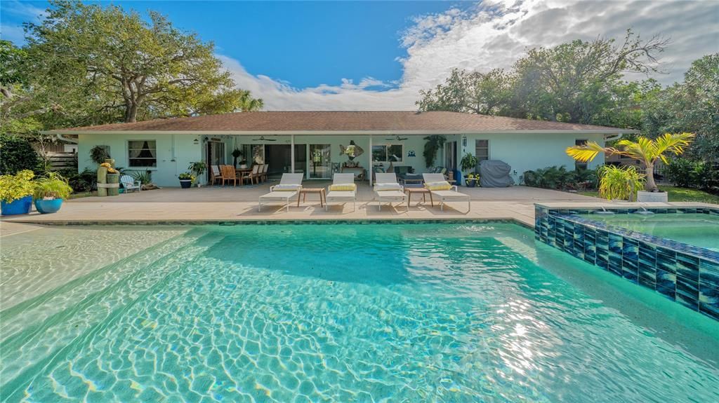 Exterior, Pool