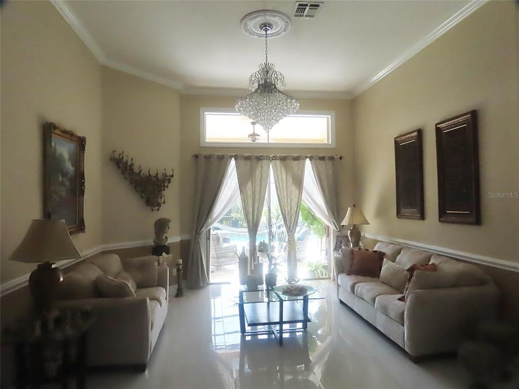 Chandelier, Interior, Living room