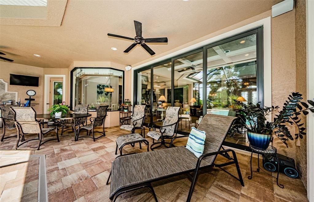 Dining room, Interior, Recessed Lighting