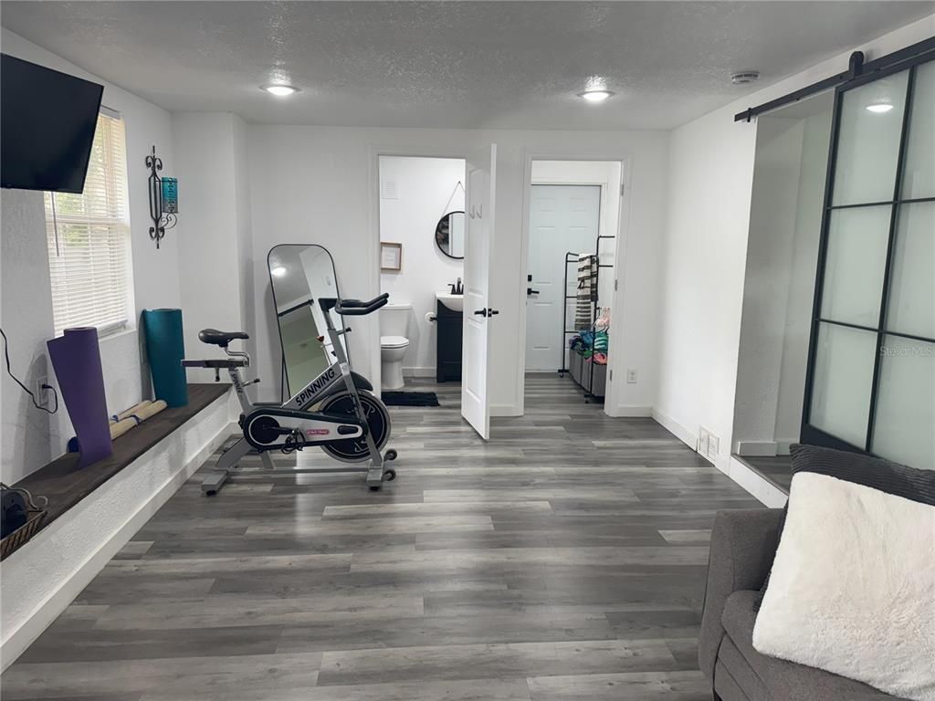 Fitness Equipment, Interior, Recessed Lighting, Wood Texture Flooring