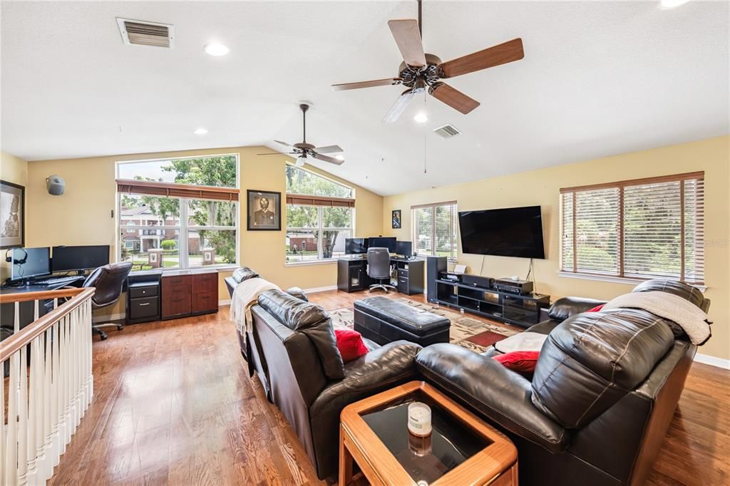 Home Office, Interior, Living room, Recessed Lighting, Wood Texture Flooring