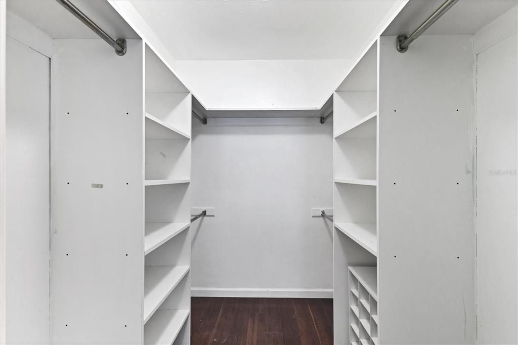 Interior, Walk-in Closets, Wood Texture Flooring