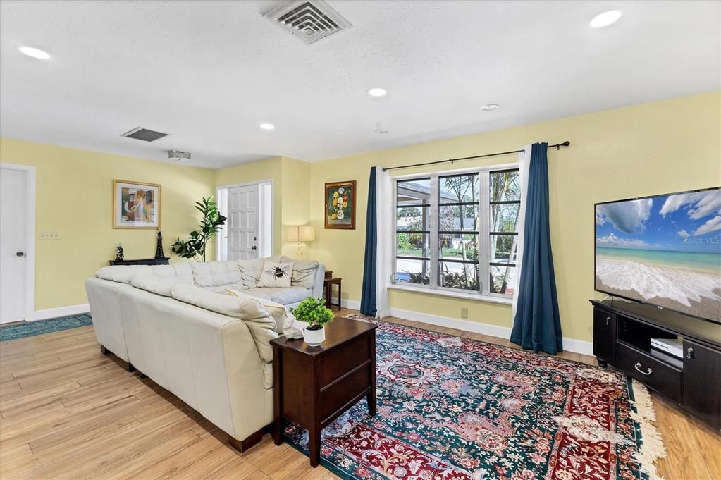 Interior, Living room, Recessed Lighting, Wood Texture Flooring
