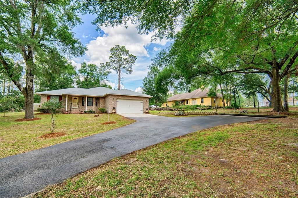 Attached, Backyard, Exterior, Facade, Brick Facade, Ranch