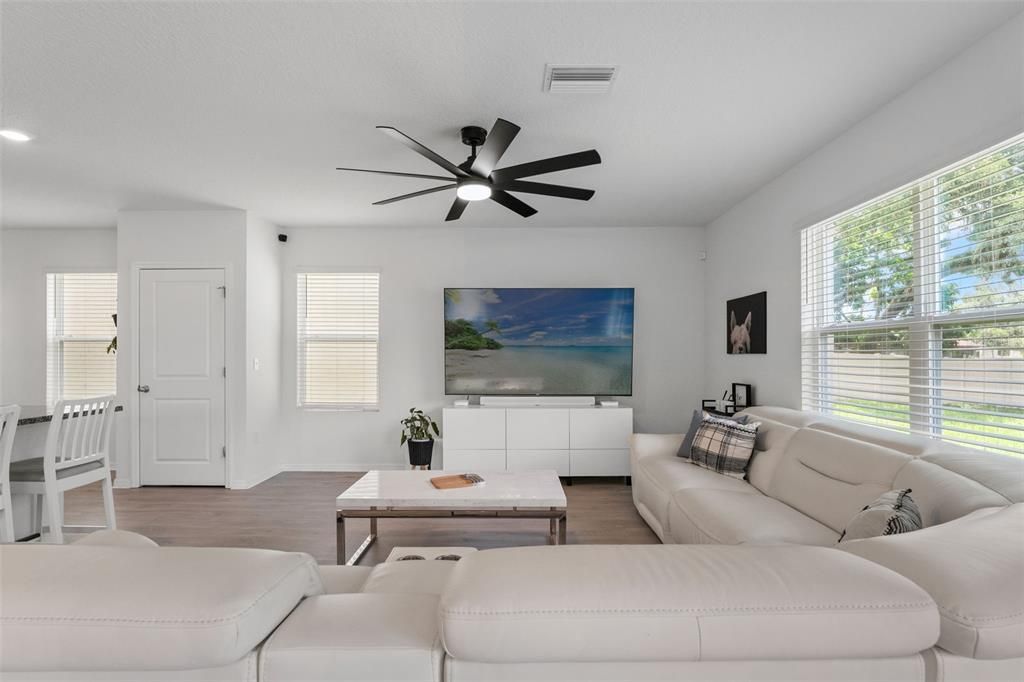 Interior, Living room, Recessed Lighting, Wood Texture Flooring